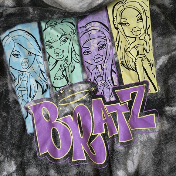 Bratz Girls Large Graphic Long Sleeve Shirt - Picture 5 of 8